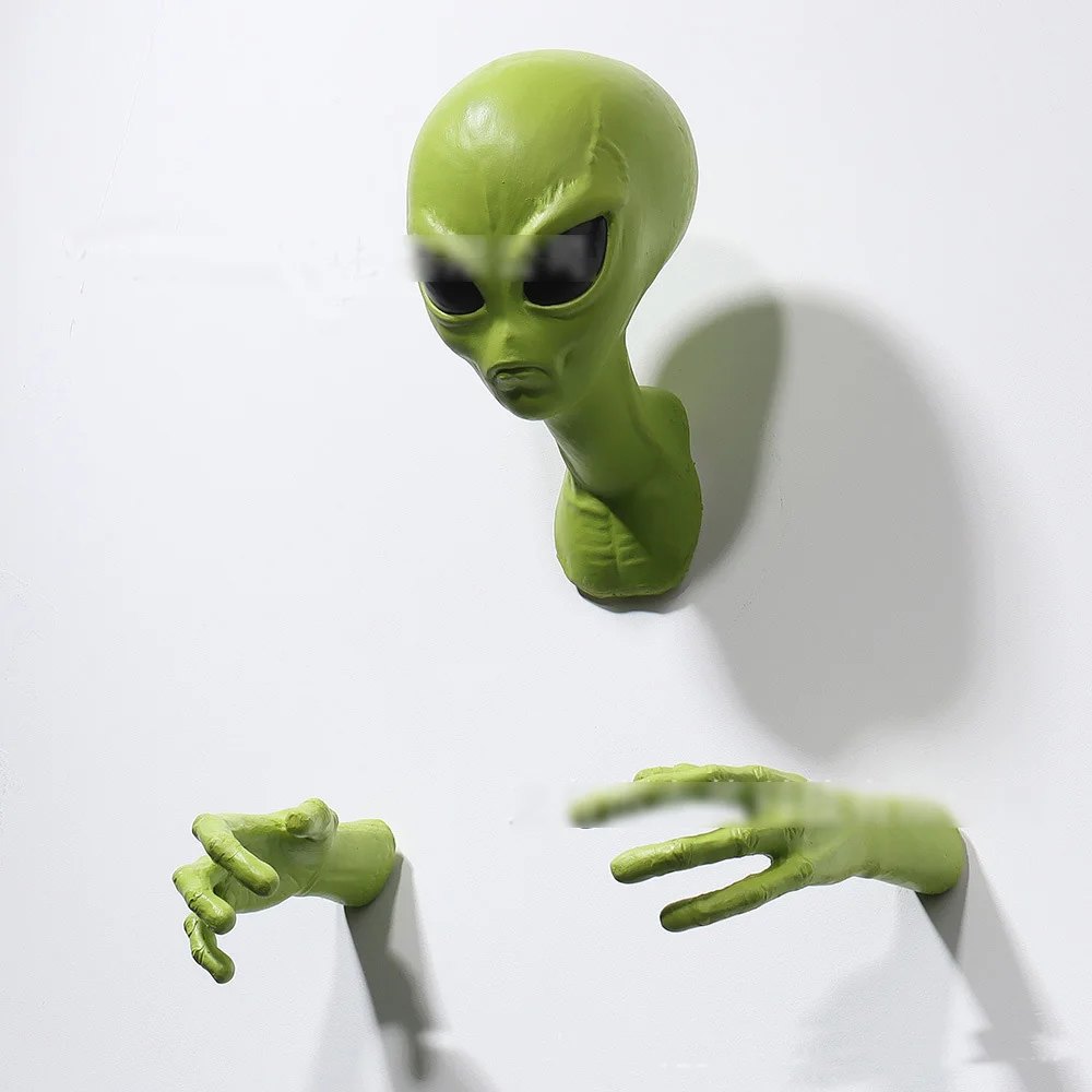 

3D Halloween Items Green Alien UFO Visitor Extraterrestrial Organism Monster Study living room wall hanging ornament Gift