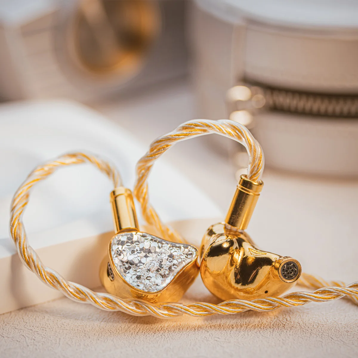 سماعات أذن EarAcoustic Audio VSA-LTD داخل الأذن، سماعات أذن سلكية كاملة العرض من التيتانيوم، تحكم رنين الغرفة المزدوجة المغناطيسية للغاية