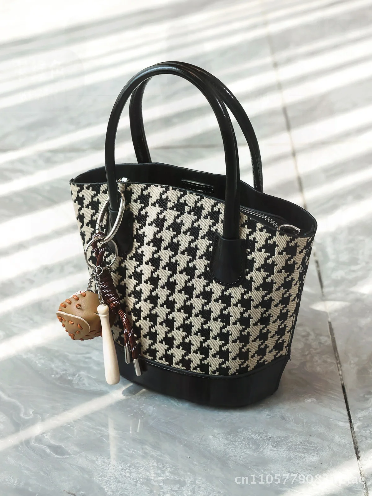 Korean-style Women's Bucket Bag 2025 New All-match Shoulder Crossbody Multi-compartment PU Suede Handbag Medium Street Fashion