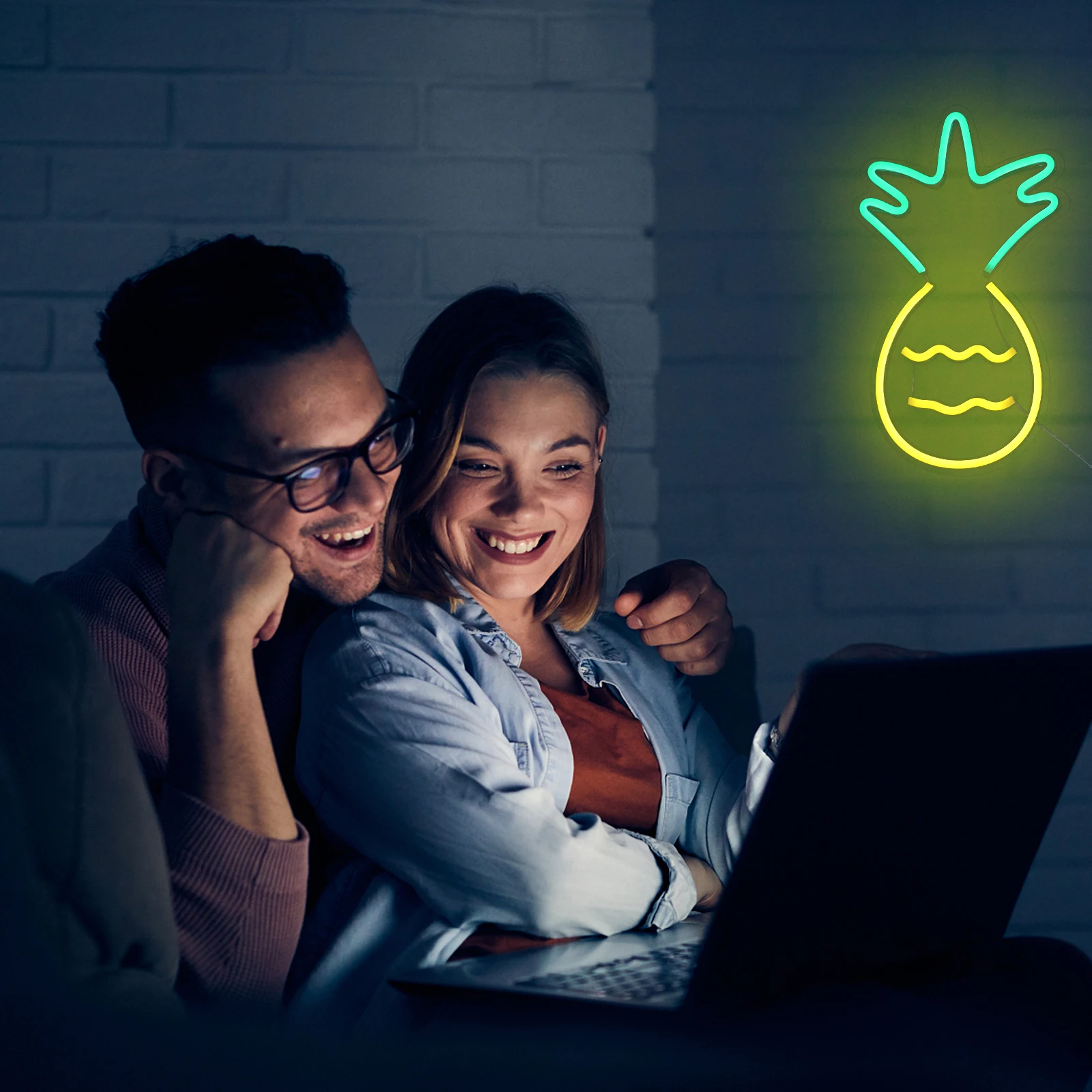 

Pineapple Shape Neon Light Small Lightweight Home Restaurant Great Gifts Colleagues Friends Loved LED Neon Light