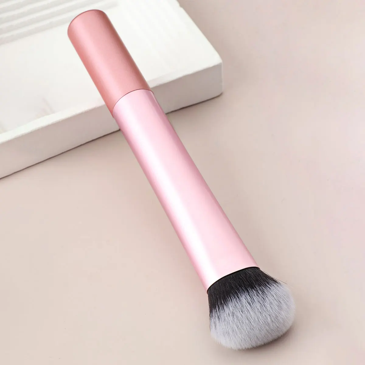 قطعة واحدة من فرشاة كريم الأساس، فرشاة مكياج الخد، فرشاة وجه لأحمر الخدود، برونزر، وهايلايتر، فرشاة مكياج للبودرة السائبة أو المضغوطة #2