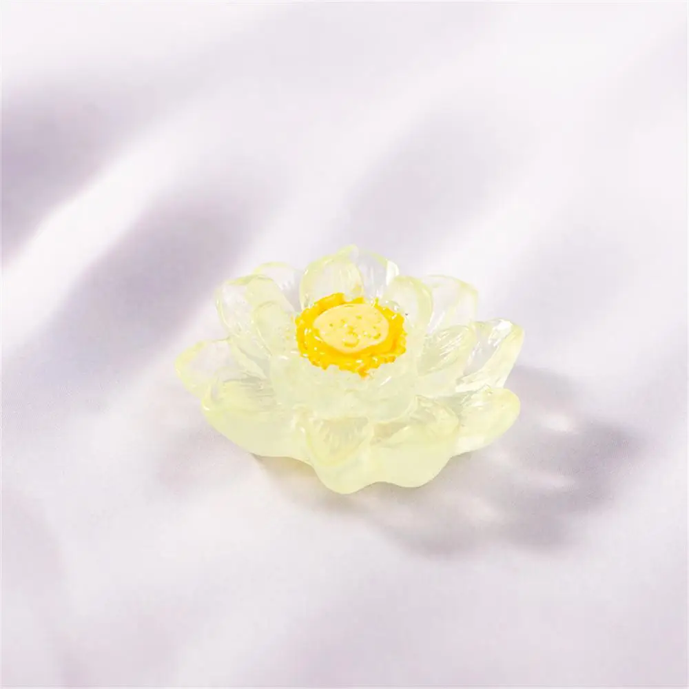 Glow-in-the-dark Resin Jewelry Creative Decoration Lotus Home Decor High Quality Resin Vivid Details Artificial Plants Mini