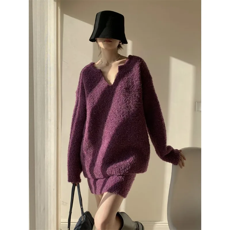 

Grape Purple Sweater Set, Women's Two-piece Outfit Fashionable V-neck Loose Lazy Style Knitted Top with A Bodycon Short Skirt