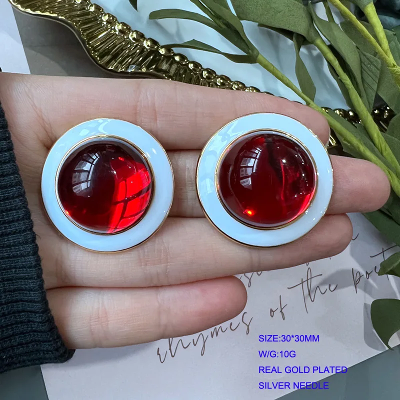 Western classic black and white drop glaze ruby ​​glazed silver needle earrings  retro palace earrings
