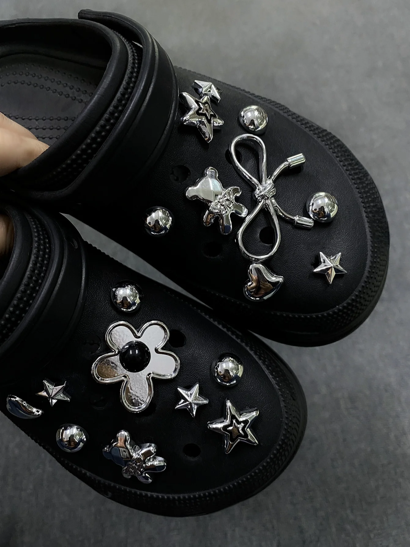 18pcs Detachable Diamond-Encrusted Electroplated Bear Shoe Accessories, Suitable For Clogs, Beach Shoes And Sandals