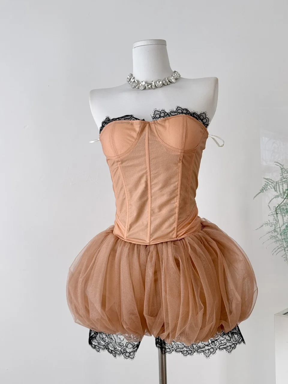 

Комплект из плиссированной юбки и топа Pure Desire Sexy: модный женский наряд, коллекция Sweet Sle Spring, с эффектом утягивания талии Fibone