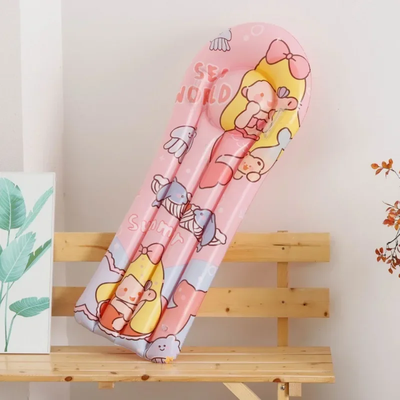 Tavola da surf giocattolo gonfiabile per bambini estivi con manico Zattera galleggiante gonfiabile per cartoni animati all'apertoAccessori per piscina per feste in acqua