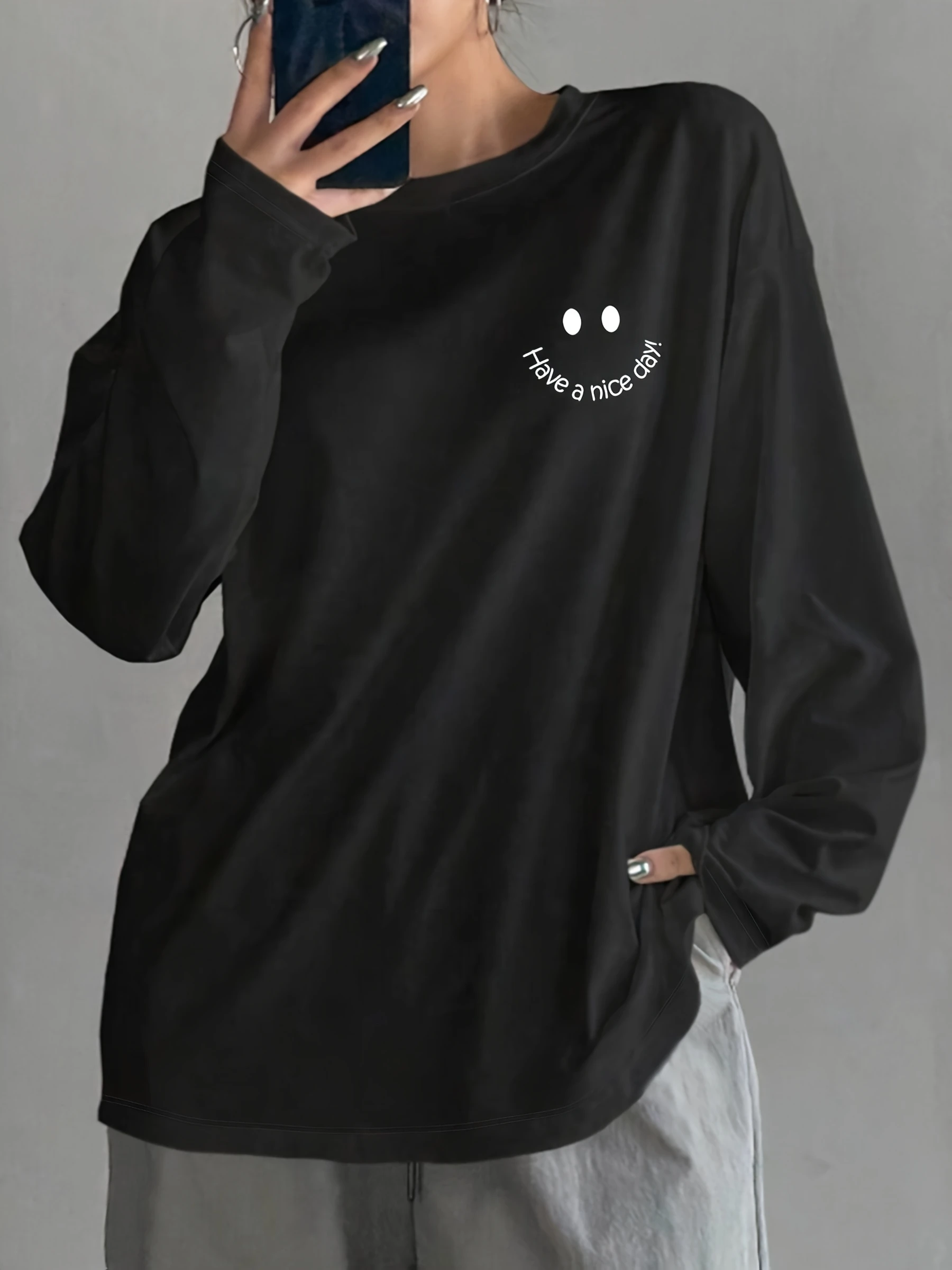 Ladies' Simple French Style Joyful Face English Letter Printed Long Sleeved T-shirt Round Neck Casual Summer Style