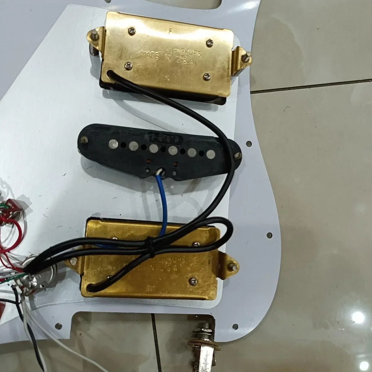 HSH Loaded Prewired Guitar Pickguard Set Multifunction Switch Black Alnico V Humbucker Pickups 3 Single Cut Switch view 3