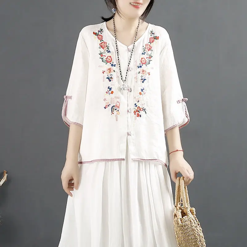 Summer Vintage Women Chinese Style Comfortable Round Neck Casual Frog Colorful Embroidered Loose Cotton and Linen All-match Top