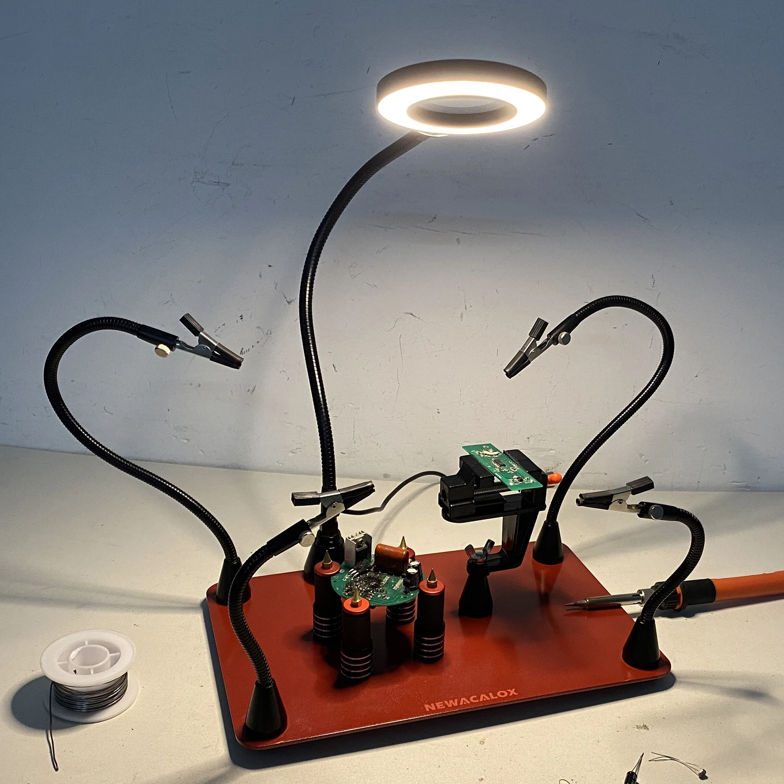 NEWACALOX-Station de travail de soudure magnétique de troisième main, support de odorthermique 360, main d'aide, support de PCB magique