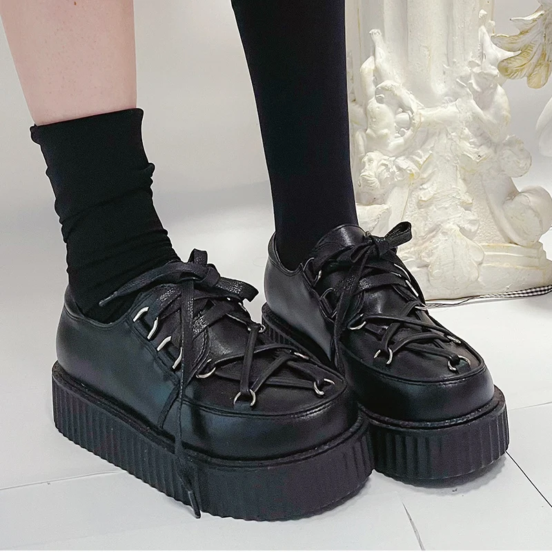 

Retro Style British Neutral Black Leather Shoes For Couples Low Heeled Sponge Shoes Fashionable Flat Shoes