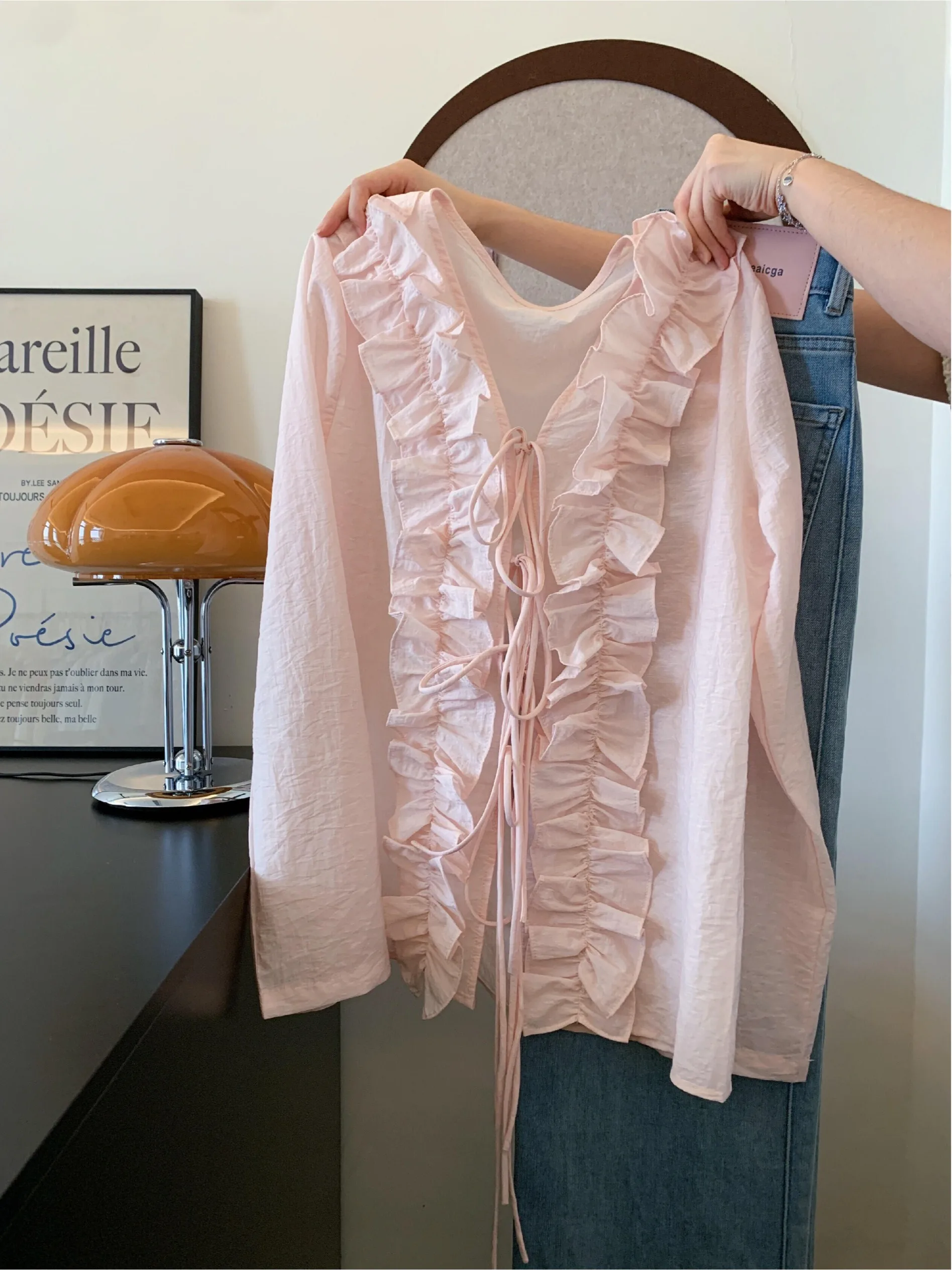 

French Style Long Sleeve V-Neck Women's Shirt Pink Sweet Wooden Ear Unique Beautiful Age-Defying Top for Early Spring