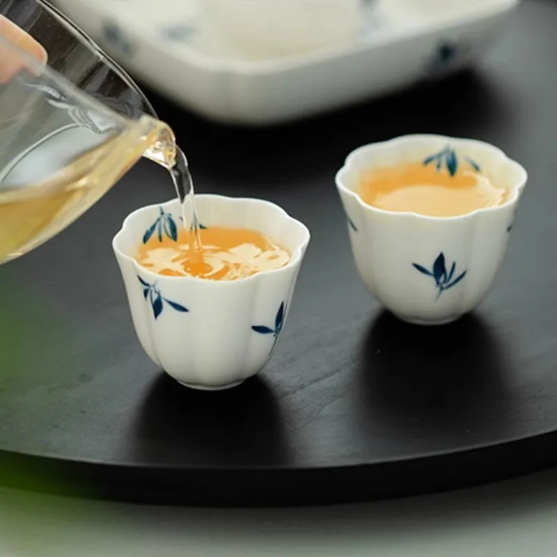 1 Pc Chinese Handmade Ceramic Tea Cup Creative Flower Shape Porcelain Teacup Household Teaware Travel Meditation Cup 35ml