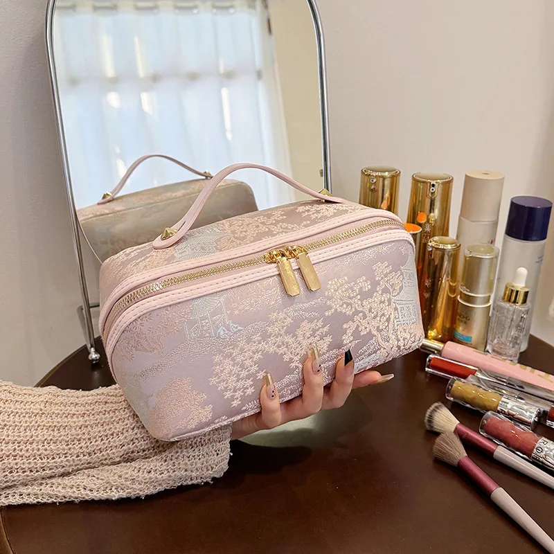 

New Vintage Makeup Bag Portable Large Capacity Handheld Toilet Bag Cosmetics Storage
