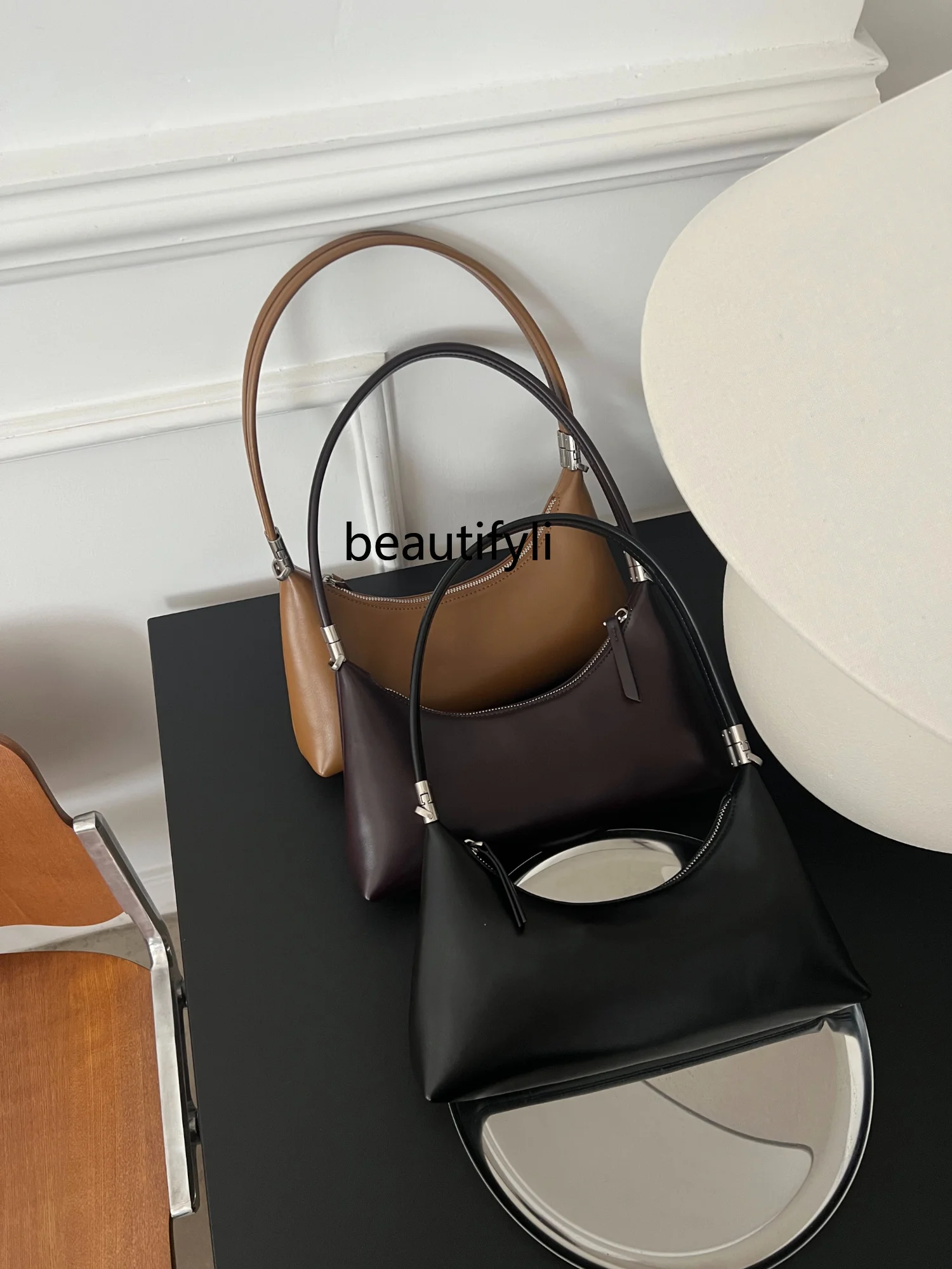 Retro Genuine Leather Underarm Baguette Bag Women's Shoulder Bag Fashionable Exquisite Twist Lock Bag Stylish All-Match