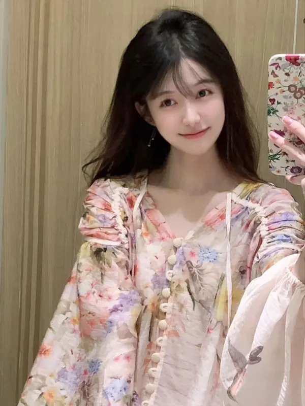 

Elegant Unique Floral Print Loose Shirt V-Neck French Style Long Sleeve Women's Fashionable Top for Spring Street Style