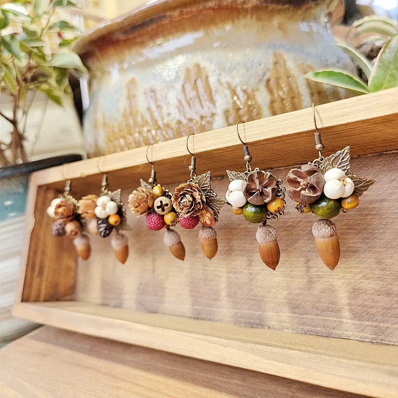 Retro niche Mori temperament earrings creative simple wooden acorns little white beans bayberry flower and leaf handmade earring