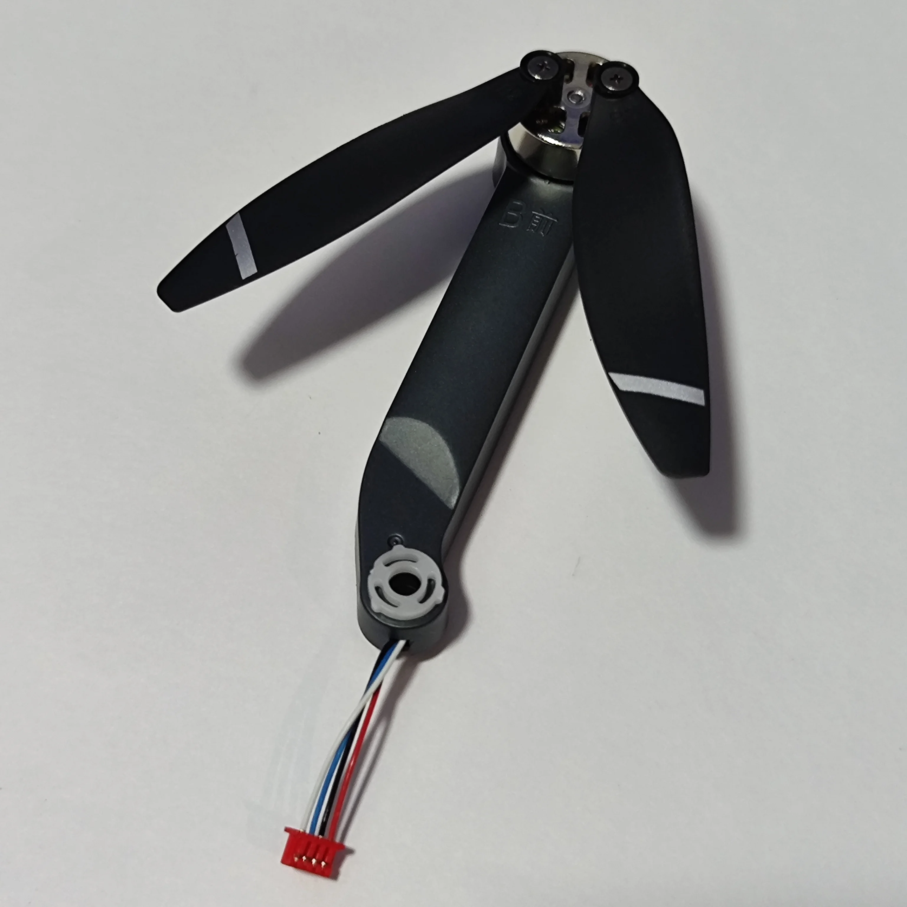

Brushless Motor Engine Spare Parts Front Arm B With Blade Propeller for S136 Folding GPS RC Drone