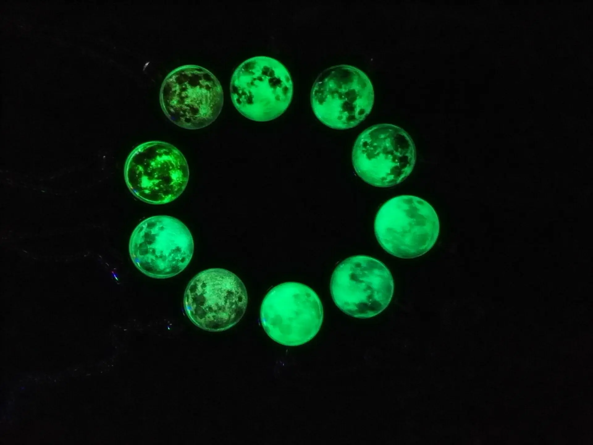 2017 New Arrival Glowing Jewelry Full Moon Necklace Handmade Glass Dome Lunar Eclipse Necklace Glow in the dark Pendant Jewelry