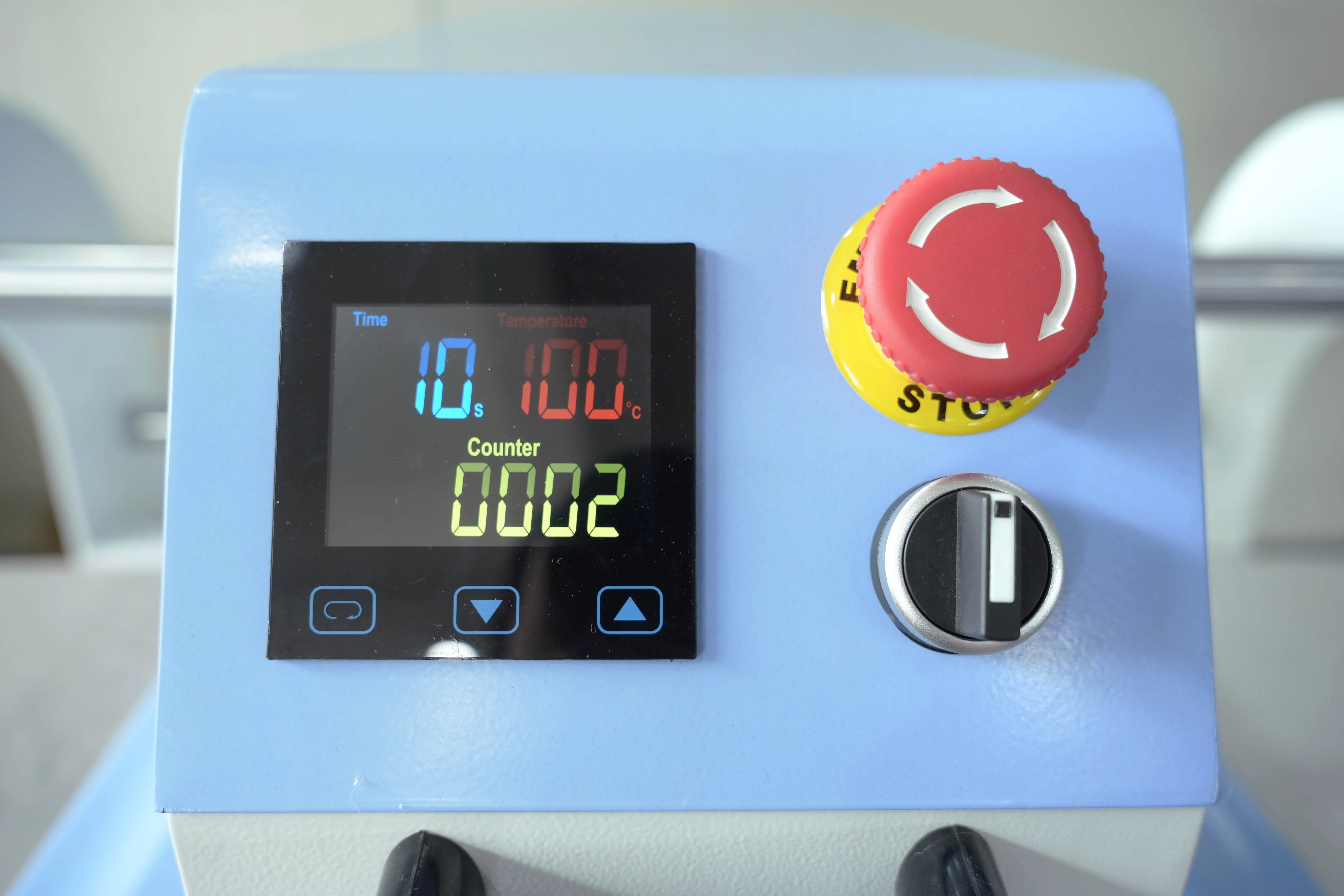 Pressa di calore automatica per magliette - 3 aree di lavoro (15x15/16x20/16x24 pollici), doppia testa, design economico ed estetico