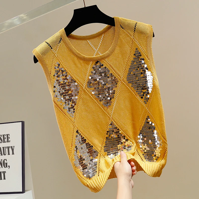

2025 Autumn New Women's Sleeveless Crew Neck Pullover with Hollow-out Design,Heavy-duty Sequin Decoration & Argyle Versatile Top