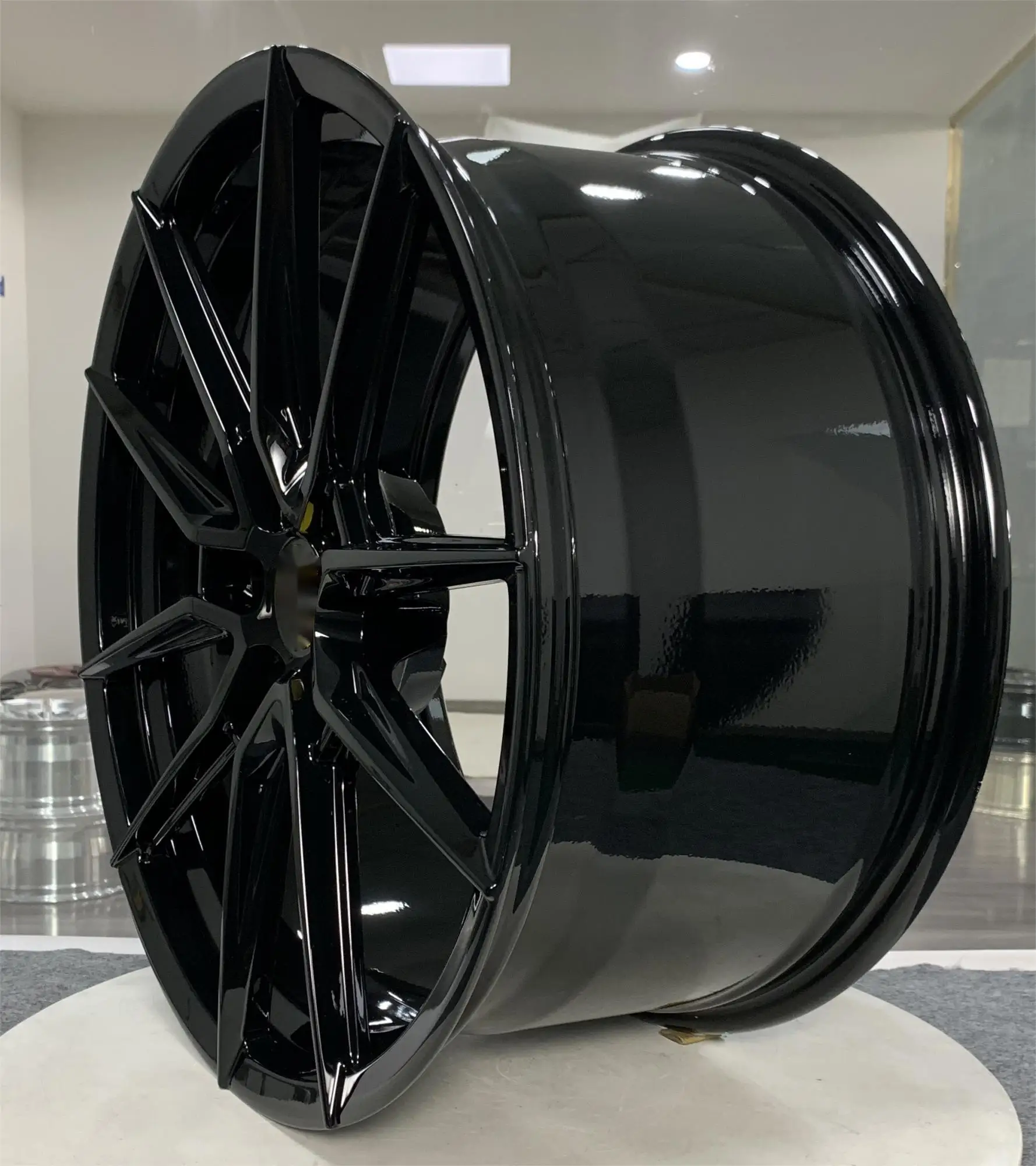 لون أسود غير لامع مزورة 15 16 17 18 19 بوصة 5 تكلم عجلات ألومنيوم مزورة