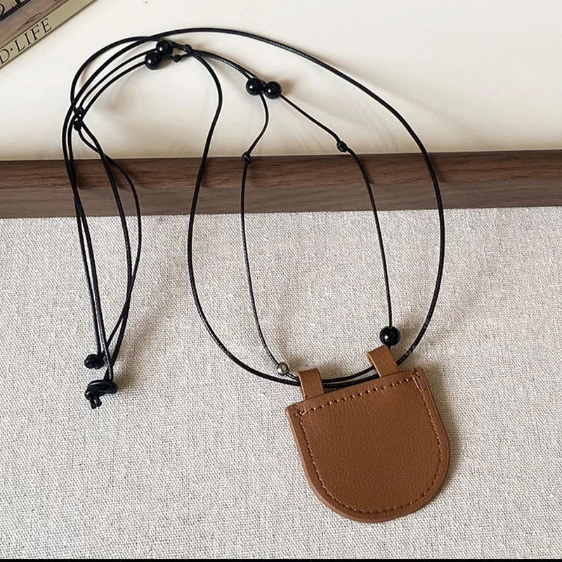 2024 The new mini crescent Bag adjustable necklace fashion design sense to wear with the decorative halter small bag sweater cha