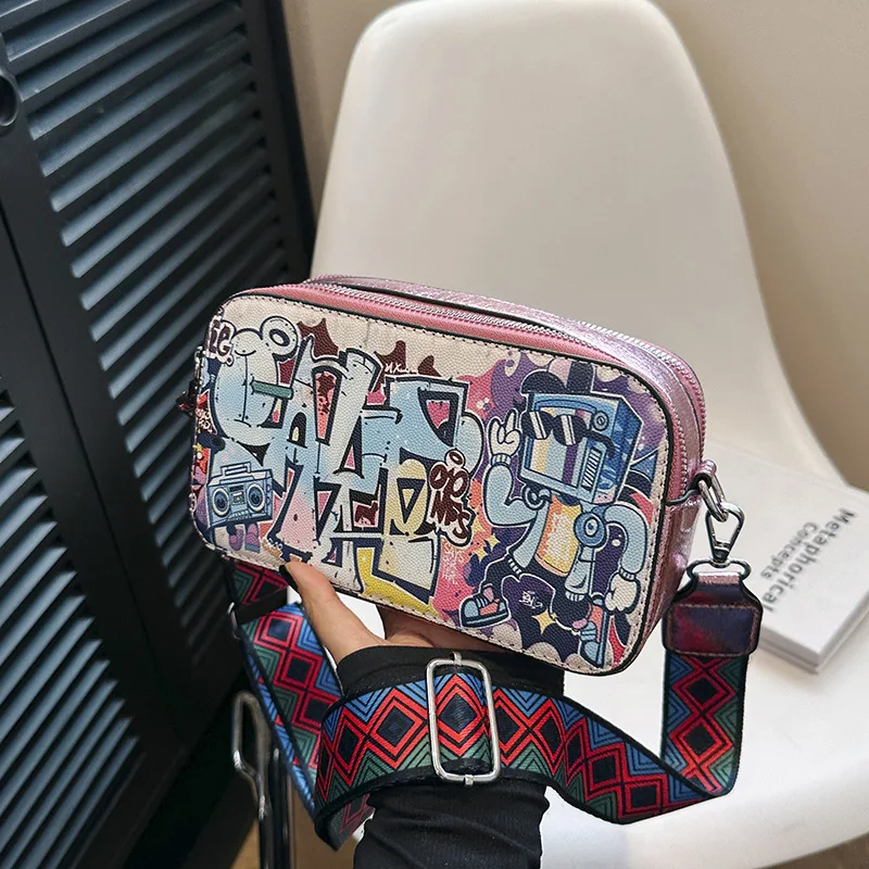 

Women's New Korean Version Fashion Graffiti Small Square Crossbody Bag