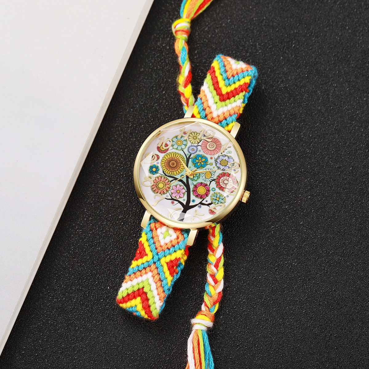 1pcs Women's Gift Watch Fashion Casual Personalized Digital Dial Trendy Classic Quartz Watch ( Box Not Included)