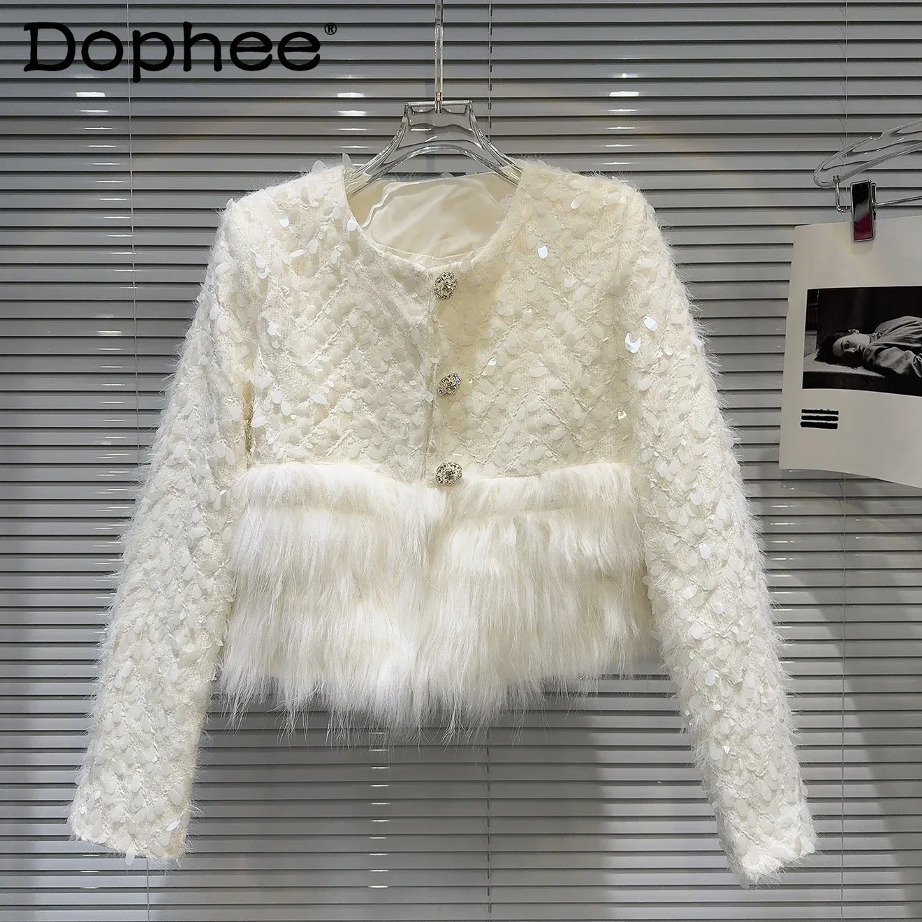 

2024 Winter New Imitation Mink Splicing Celebrity Styling Down Liner Short White Coat Round Neck Sequins Long Sleve Black Jacket