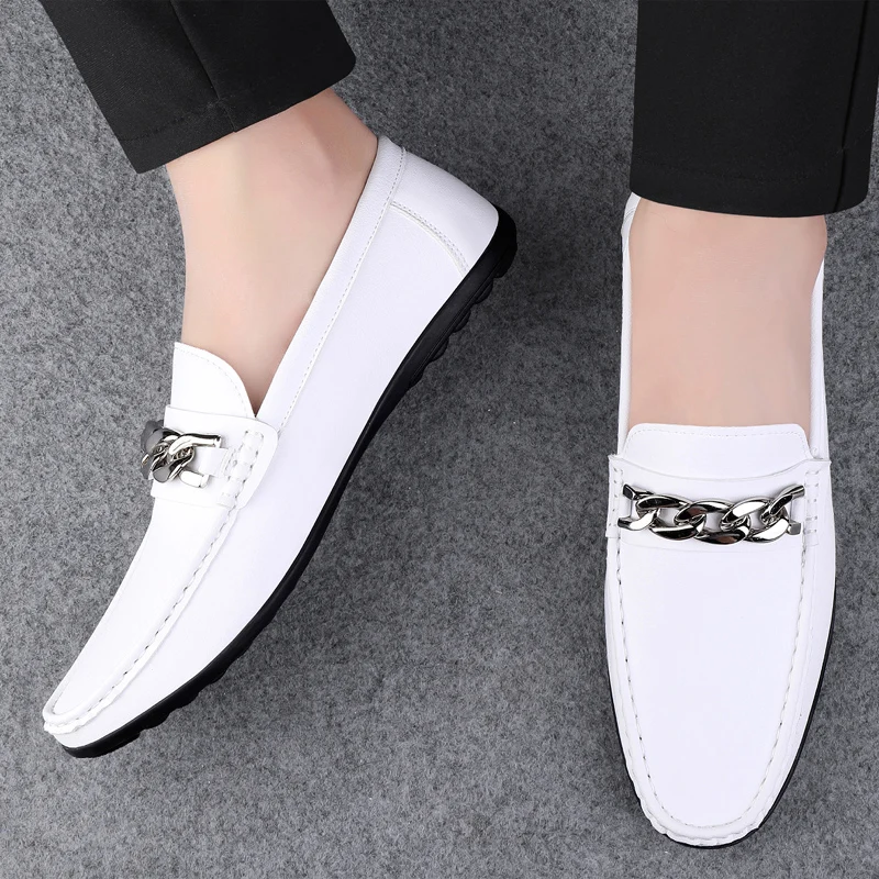 Black and white men's loafers Fashionable minimalist design style Outdoor leisure business and party office lightweight shoes