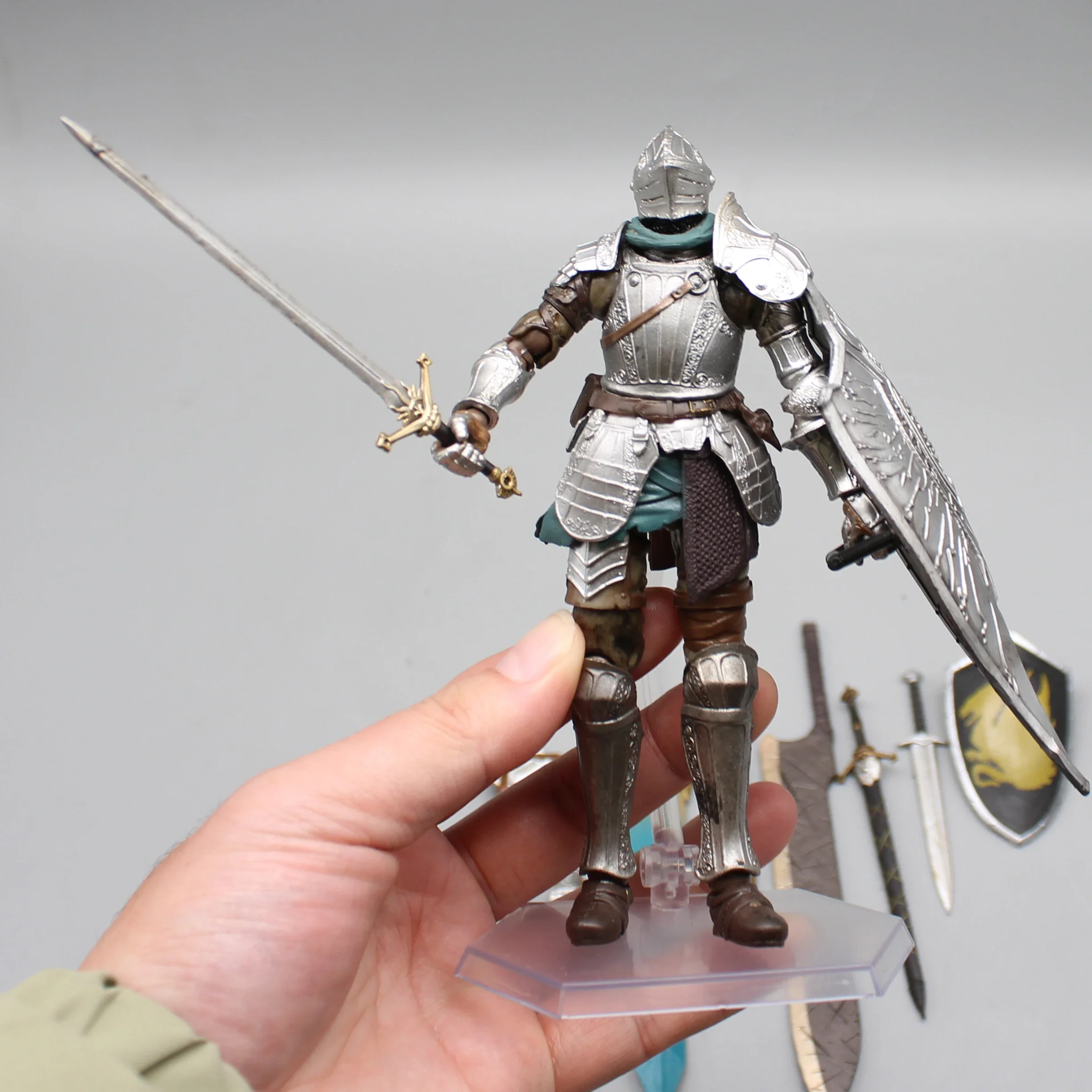 15cm Dark Souls Figma 590 Demon'S Souls Figurka akcji Karbowana zbroja Figurka anime Model Pvc Statuetka Rycerz Zabawki Lalki Prezenty