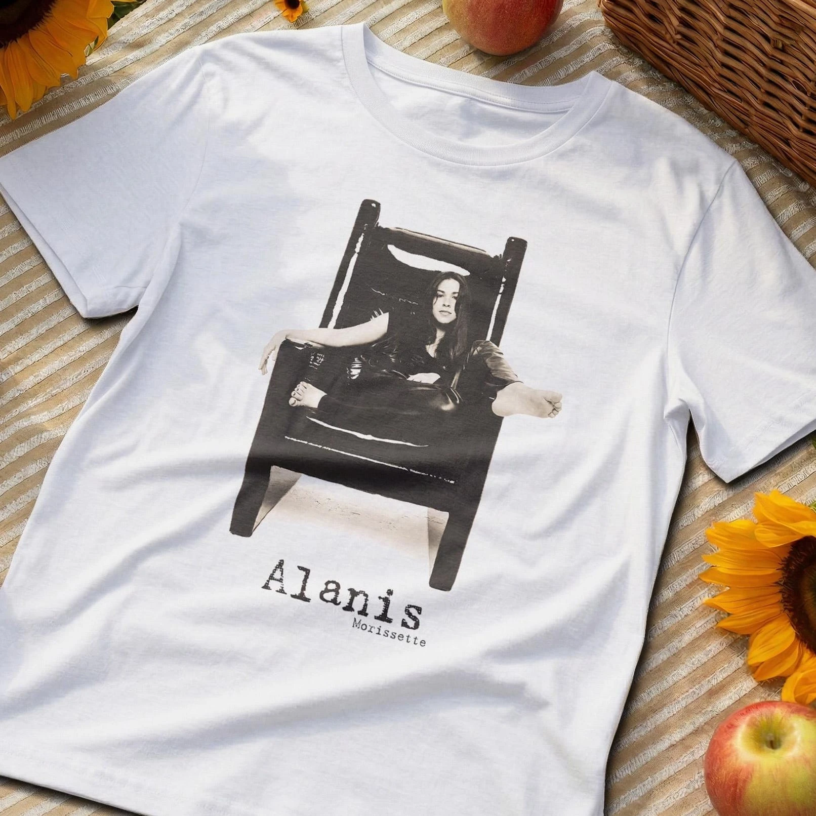 Alanis Morissette Chair Pattern T-shirt | 90s Retro Singer Pattern Unisex T-shirt Street Fashion Women's T-shirt