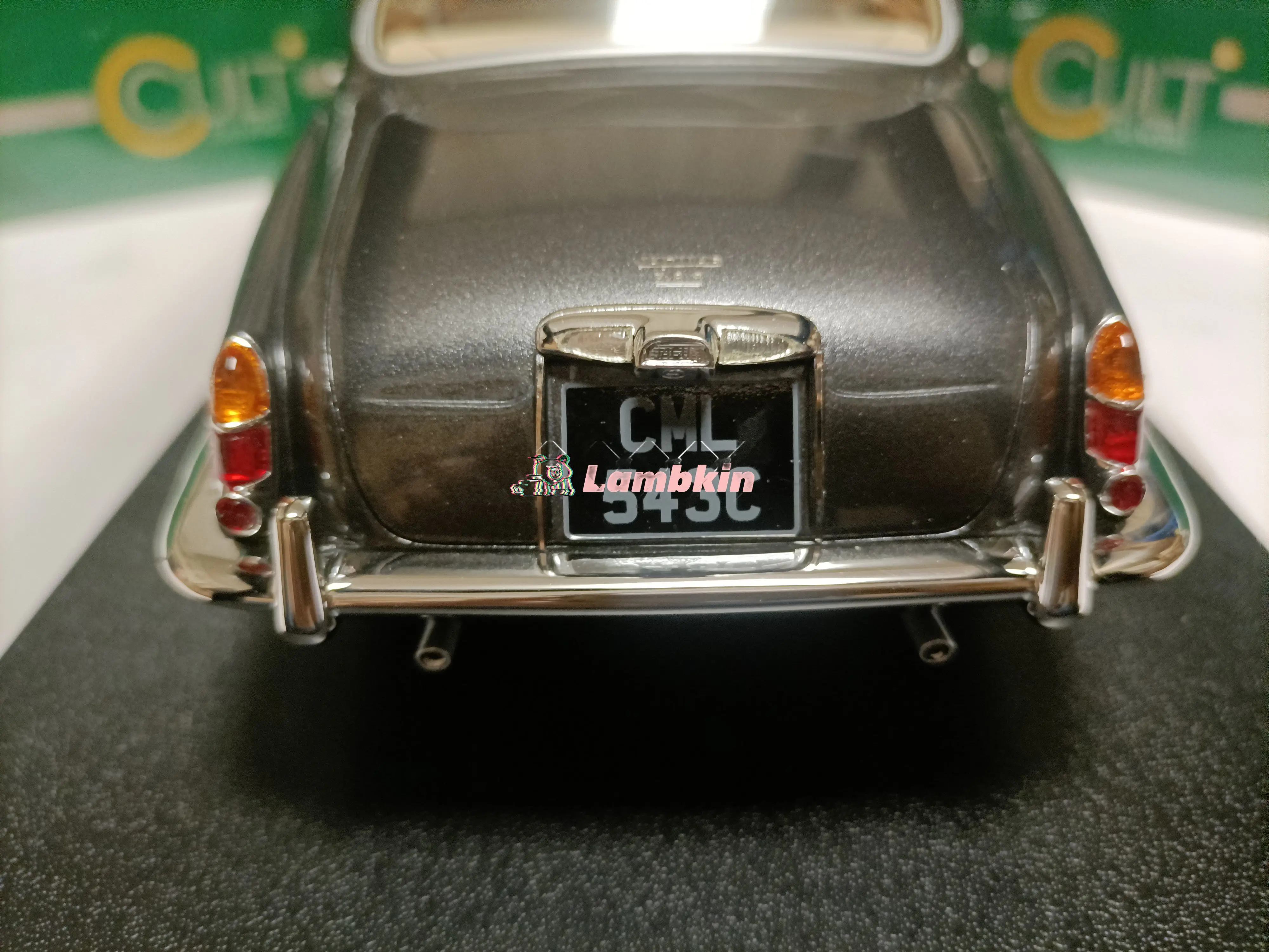 Cult 1:18 For Jaguar Luxury Classic Sedan Model S-Type Sedan 1965 Gray