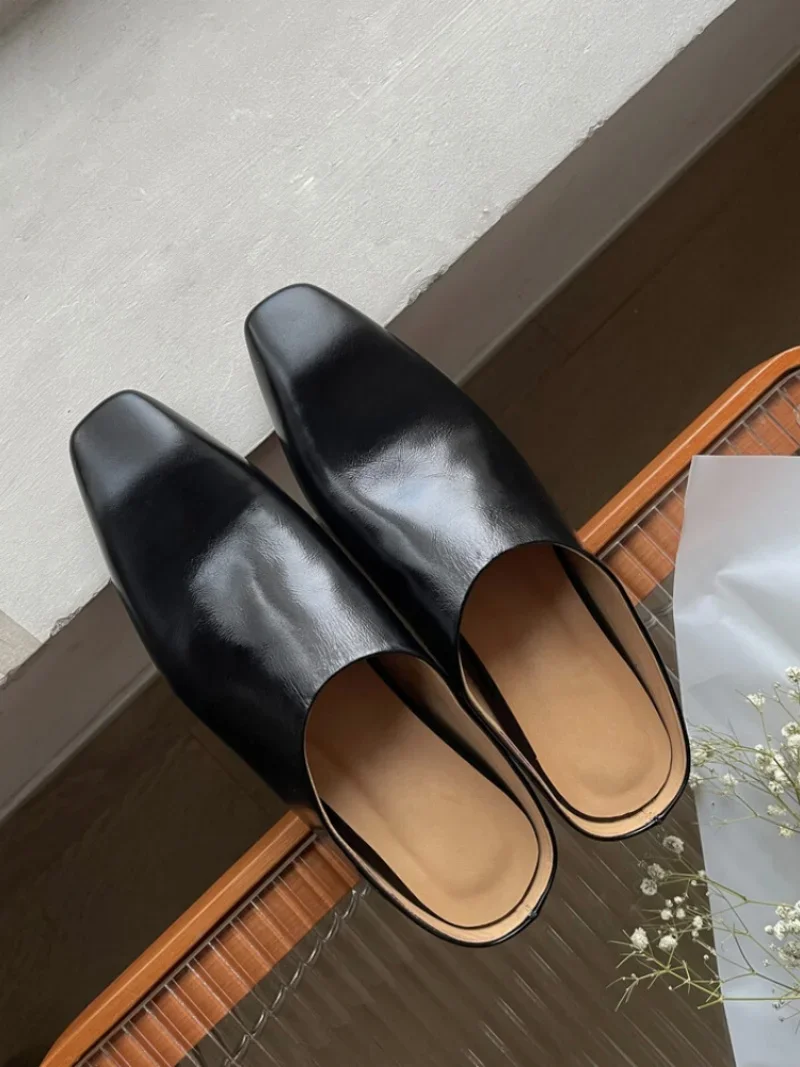 

Уличные женские тапочки на плоской подошве с квадратным носком, простая офисная женская обувь, весна 2024, новая кожаная женская обувь Muller с завернутым носком