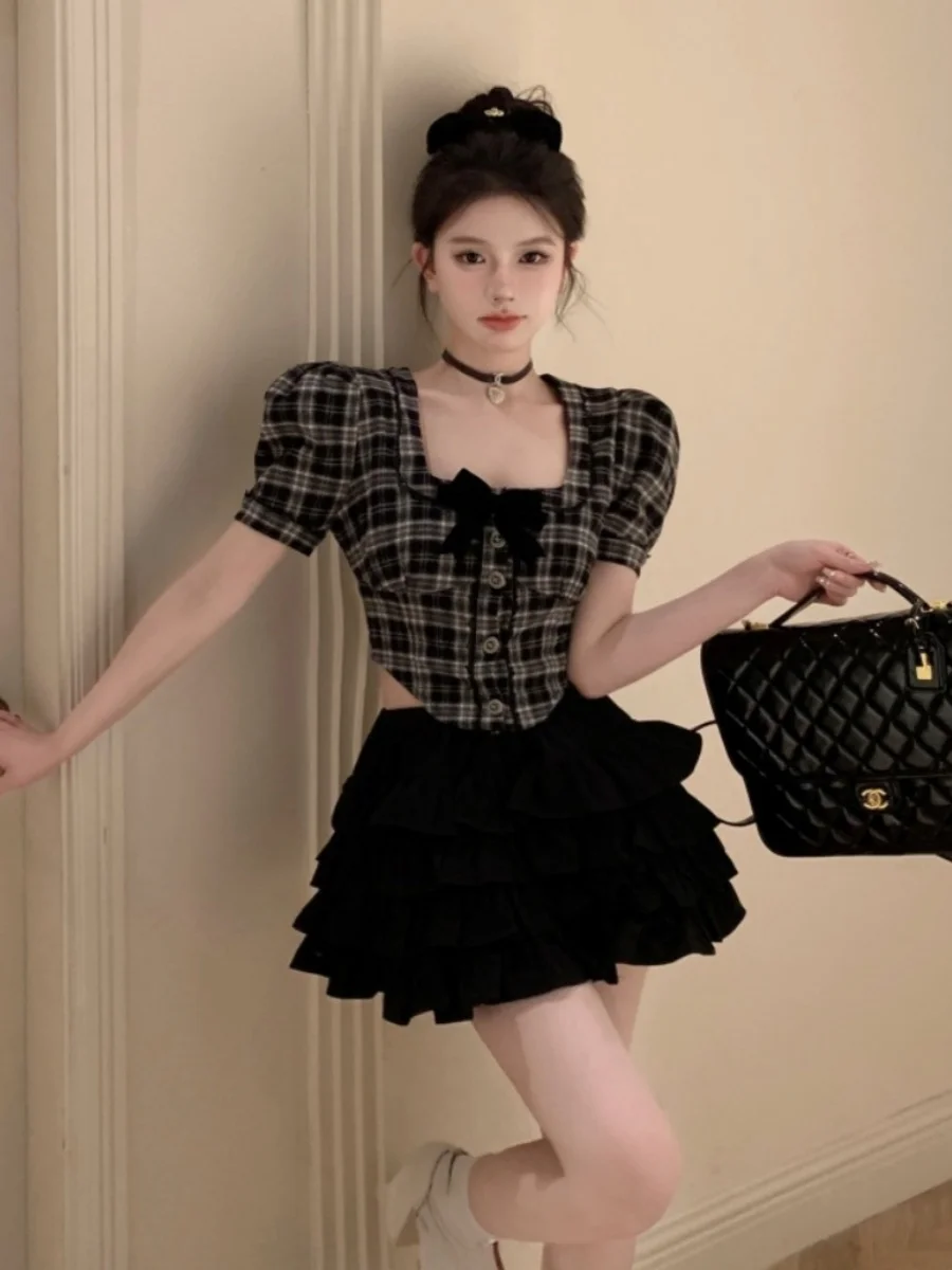 

Женский летний комплект: топ с квадратным вырезом и рукавами-фонариками, асимметричный, облегающий, модный