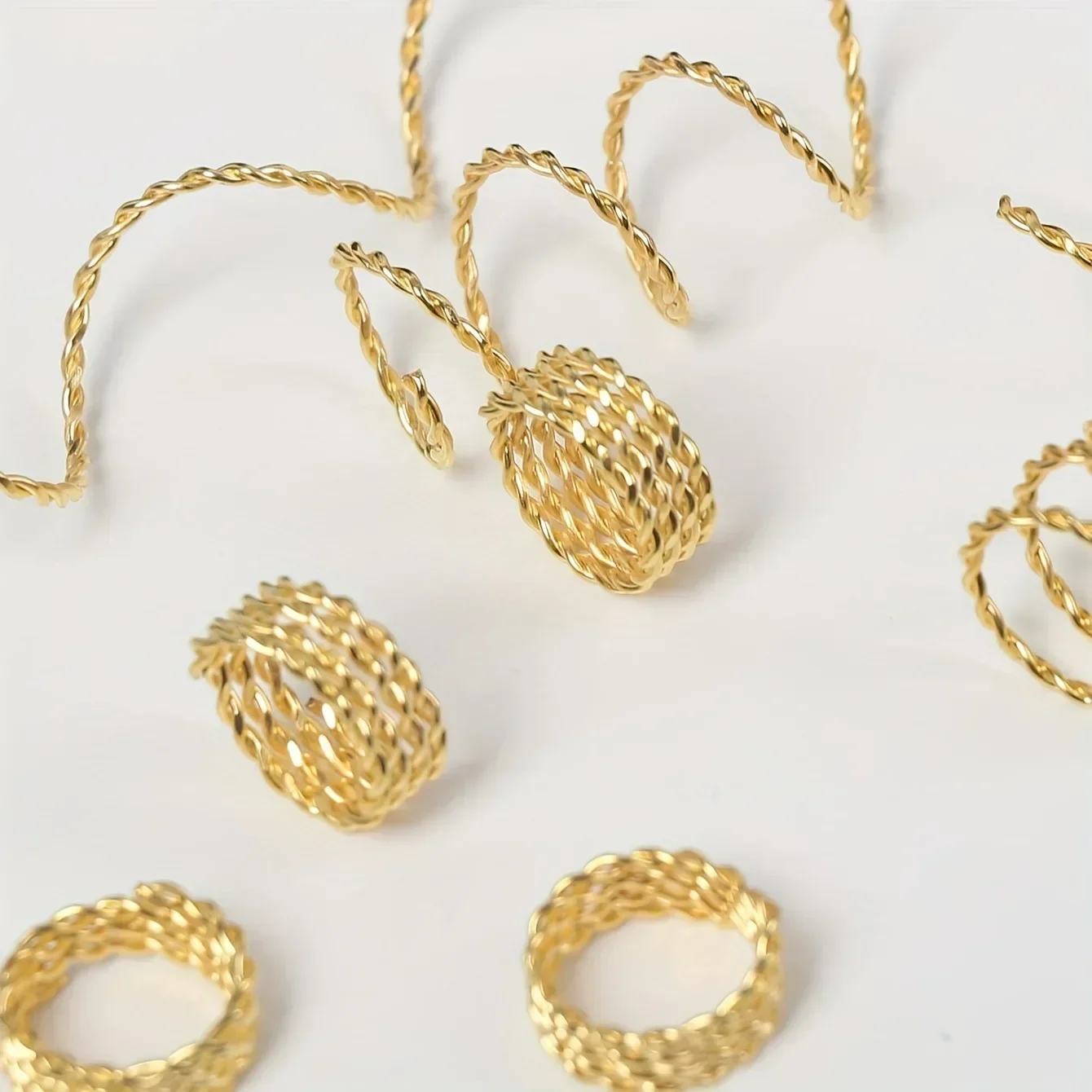 

20pcs Spiral Extension Clips Dread Locks Hair Braiding Tool Set Hair Rings for Girls Golden Spring Cuffs Braids for Women Men