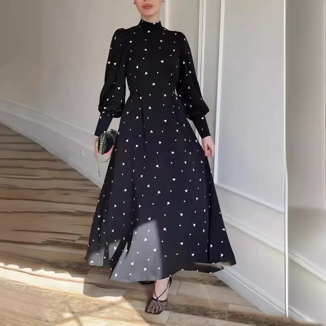 فستان نسائي فضفاض برباط من الساتان مزين بالزهور وأكمام طويلة وخصر عالٍ وياقة مدورة عباية غير رسمية