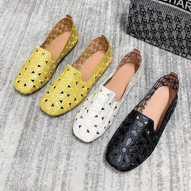

2026 Square Head Single Women's New Embroidered Hollow Summer Flat-soled Doudou Shallow Mouth Shoes
