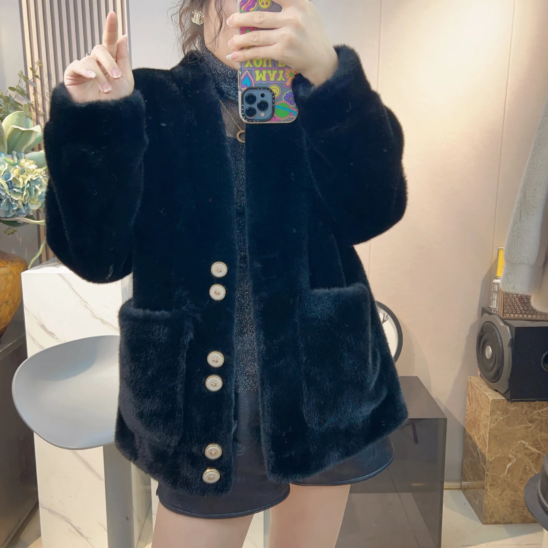 Luxury High-end Fur Coat Women Winter Warm Soft Faux Fur Jacket Single-breasted Pocket Long Sleeves Outerwear Fluffy Jacket Chic