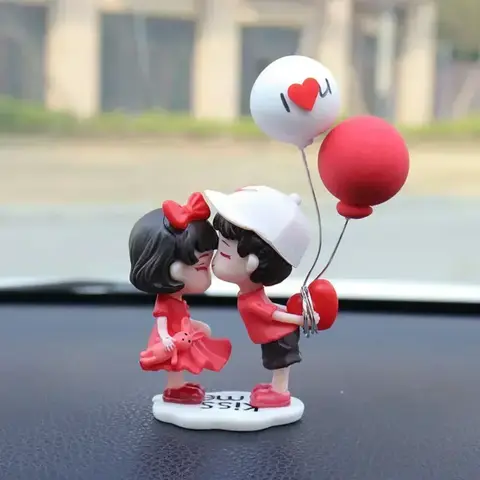 만화 수지 커플 입상 귀여운 연인 풍선 장식 자동차 대시 보드 사무실 데스크탑 홈 장식 사랑스러운 키스 미니어처