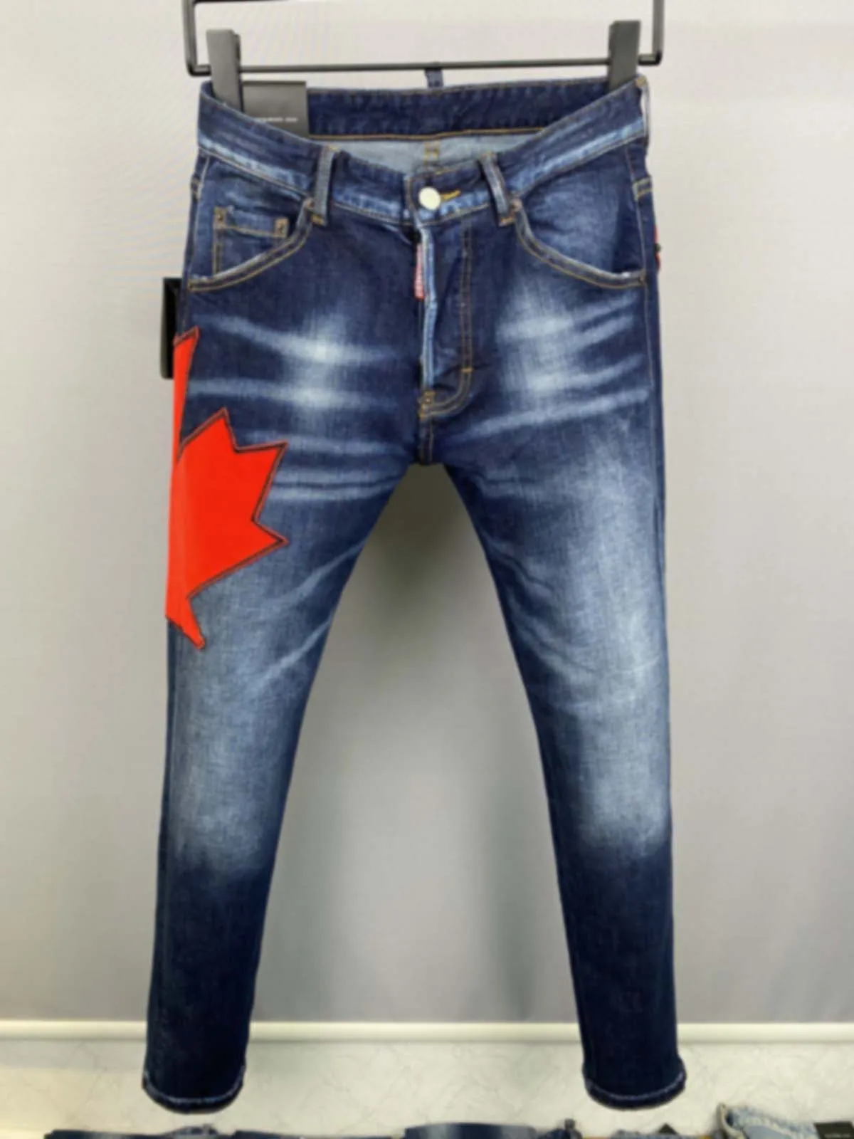 2024 Spring/Summer New D2 Jeans for Men, Washed, Scratched, Patched, Painted, Three Dimensional Cutting, Small Feet, Blue