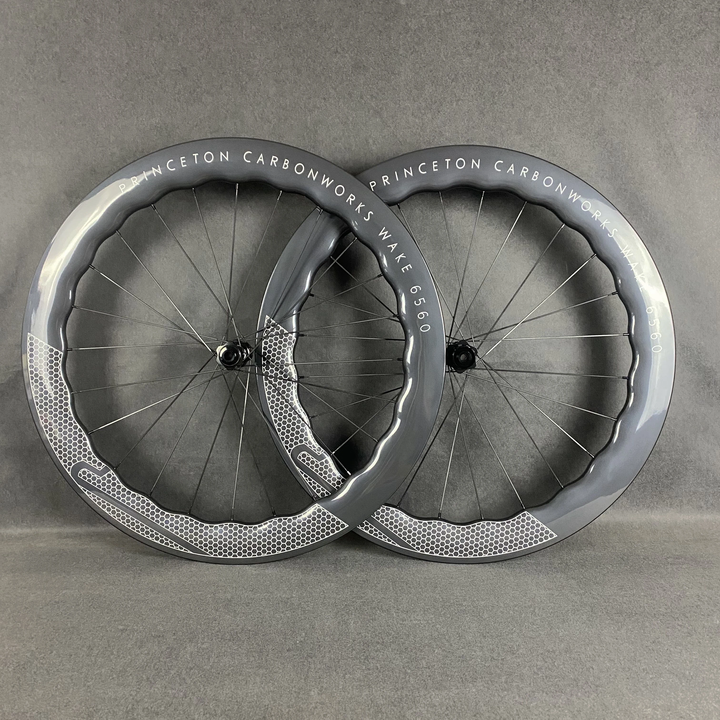 700C Road Disc Brake Carbon Fiber Bike 6560 Width 28mm Wheelset UD Glossy Finish With Clincher/Tubular/Tubeless Hub Optional