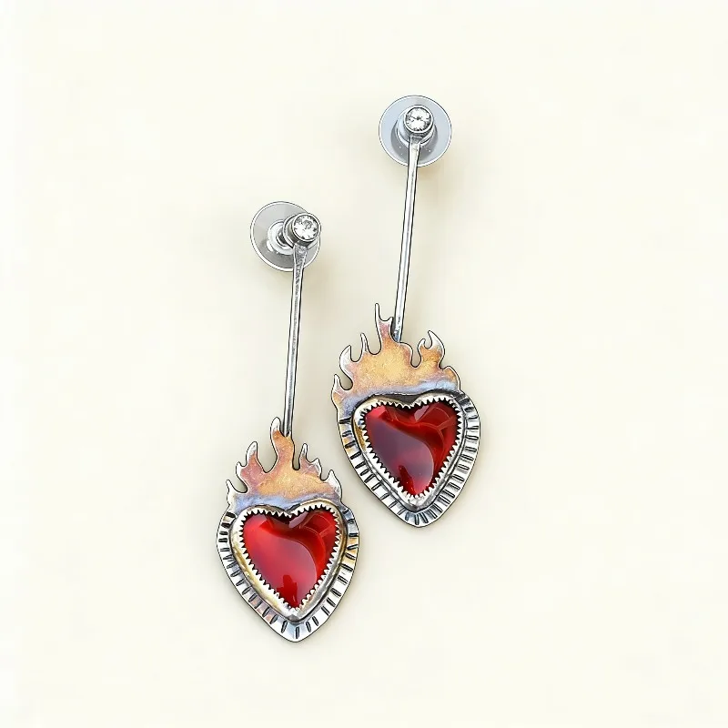 Vintage Silver Color Women\'s Earrings Metal Carving Heart Shaped Red Stone Flame Earrings Personality Engagement Party Jewelry
