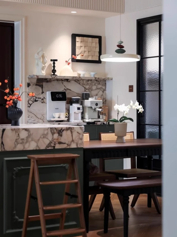 Middle French Cream… - image