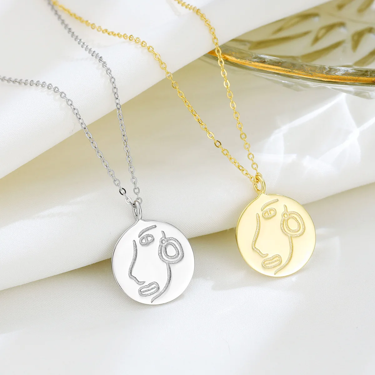 Unique S925 Sterling Silver Round Pendant Necklace, Women's Clavicle Chain Jewelry with Abstract Human Pattern Design