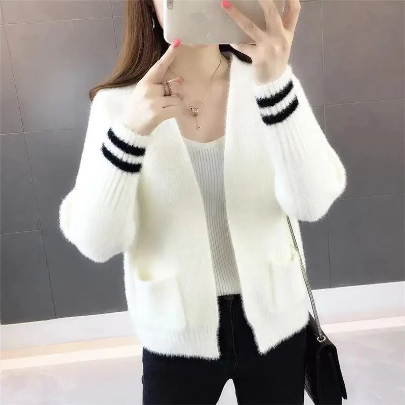  Women's Spring And Autumn 2023 New Korean Version Solid Color Imitation Mink Velvet Short Loose Knitted Cardigan Sweater