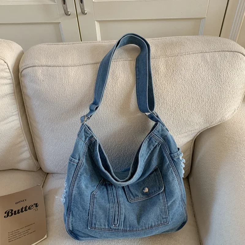 

New Denim Shoulder Bag Women Fashion Large Capacity Casual Tote Handle Bag for School Comfortable and Versatile Commute Bag
