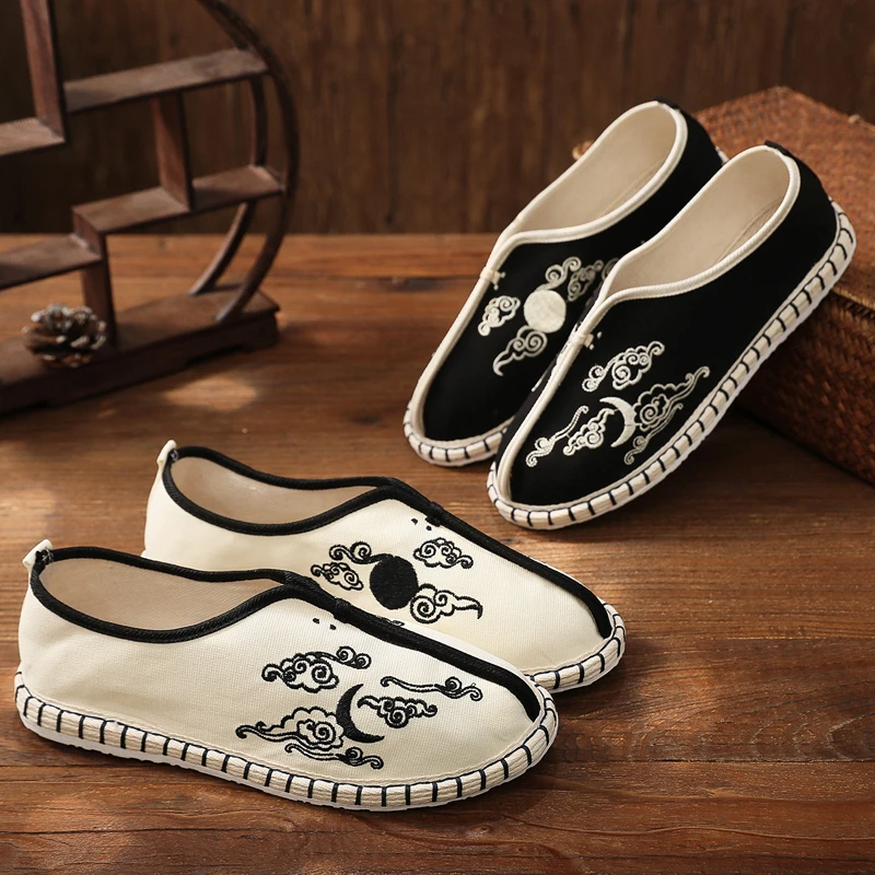 Chinese Style Men\'s Martial Arts Shoes Old Beijing Taoist Tai Chi Wing Chun Shifu Shoes Embroidery Wudang Shoes Master Shoes New